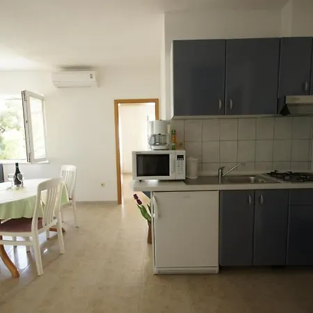 75-5 Apartment *