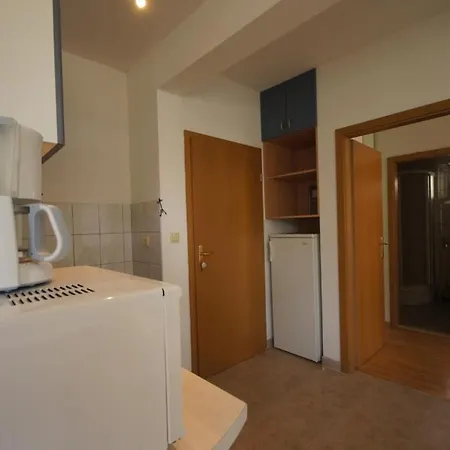 75-5 Apartment *